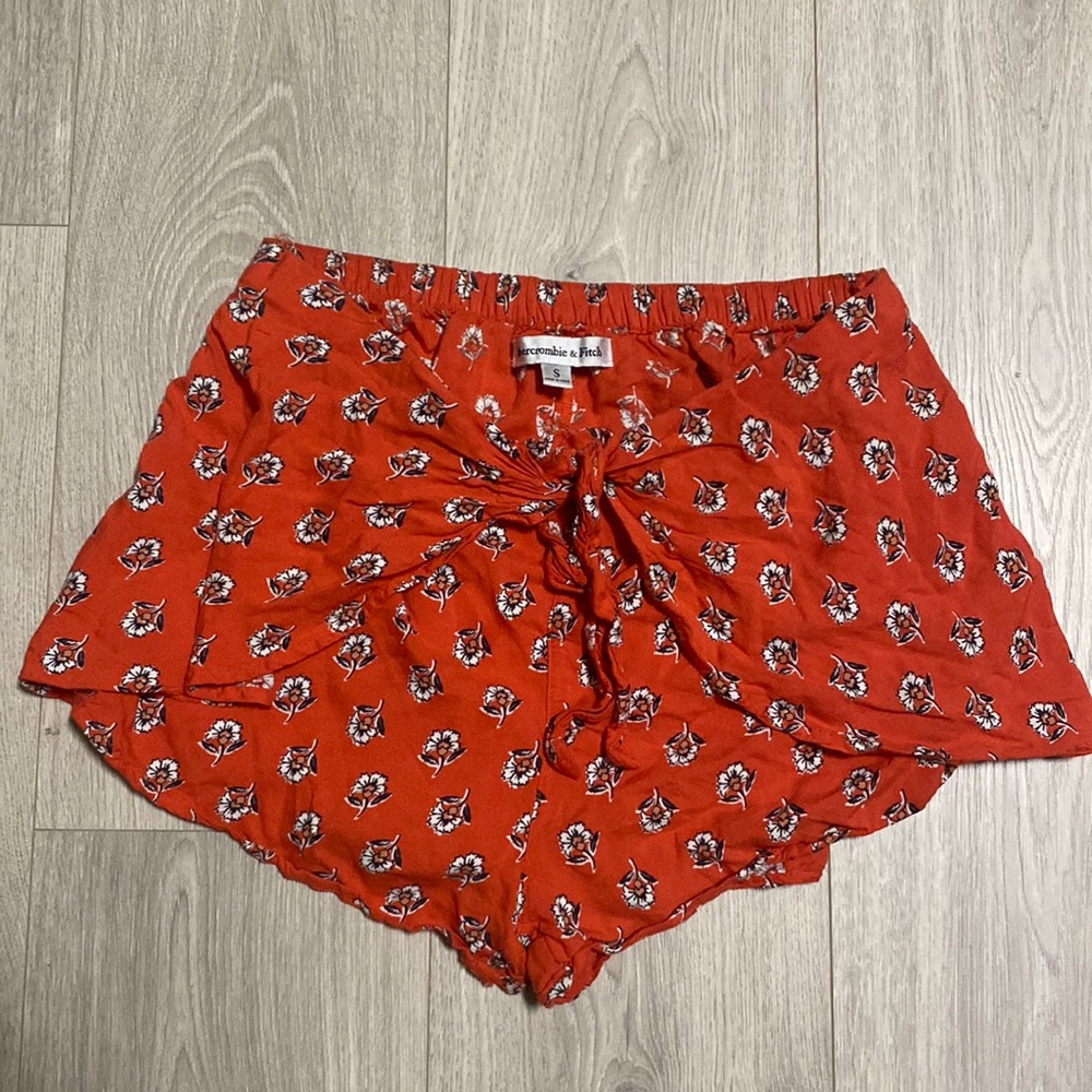 *FLASH DROP* Abercrombie & Fitch flouncy floral shorts